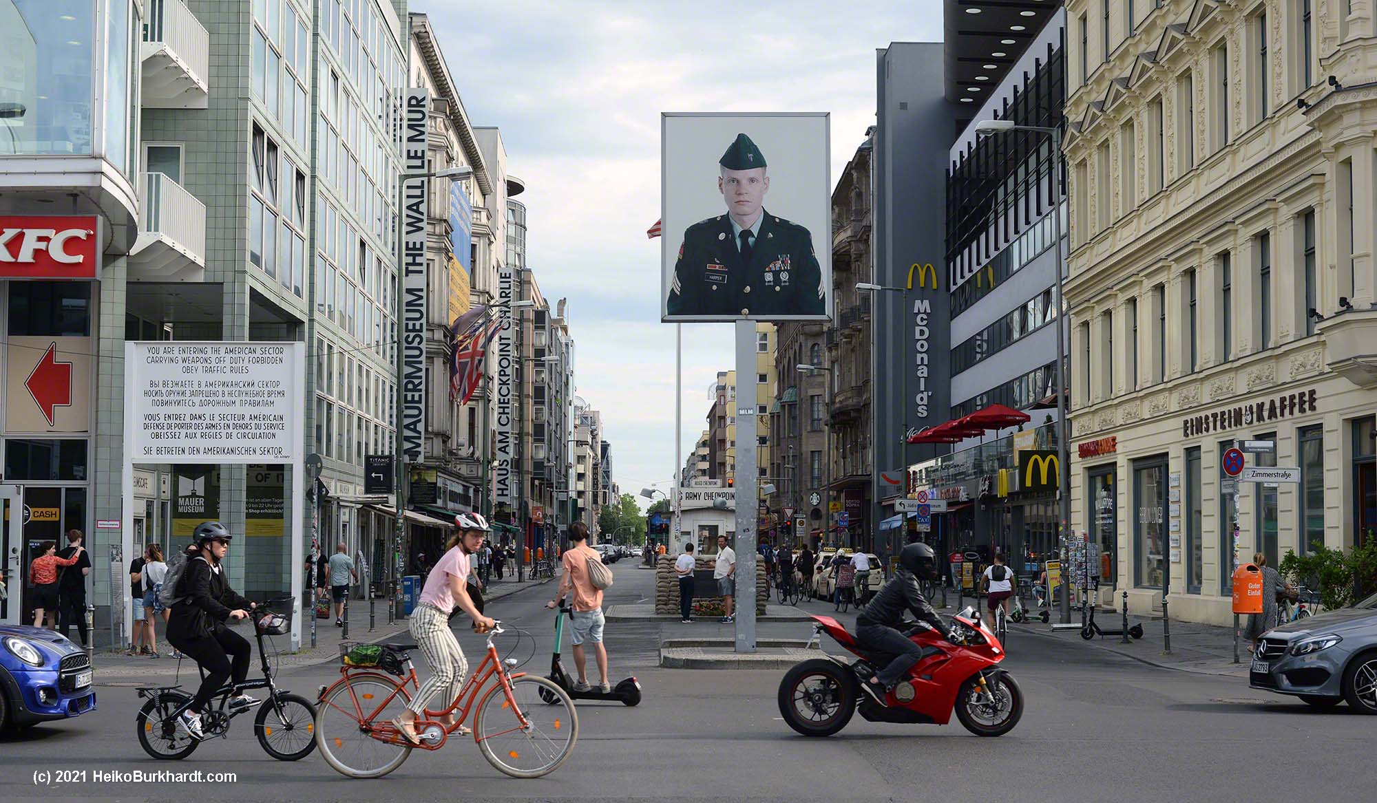 Checkpoint Charlie Berlin