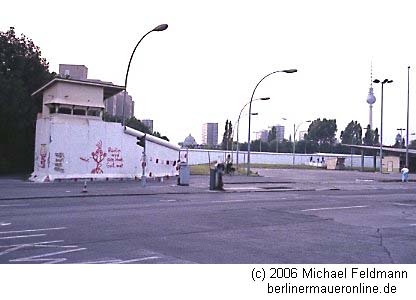 Berliner Mauer 1990 Grenz�bergang Heinrich-Heine-Stra�e