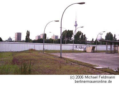 Berliner Mauer 1990 Grenz�bergang Heinestra�e